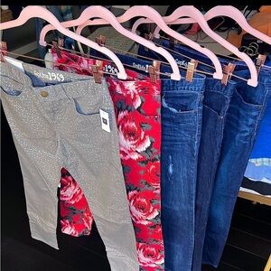 AWESOME BUNDLE! 4 Girls GAP 1969 & 1 LEVI’S jean. Size 14 kids/Extra Skinny Fit.